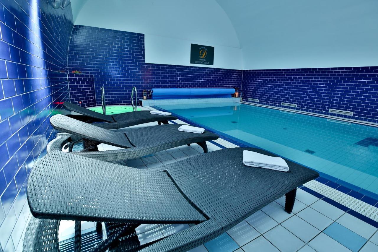 Lh Hotel Dvorak Tabor Congress & Wellness Екстер'єр фото