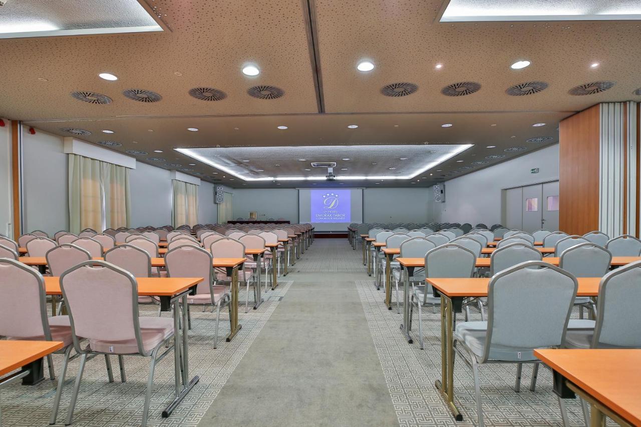 Lh Hotel Dvorak Tabor Congress & Wellness Екстер'єр фото